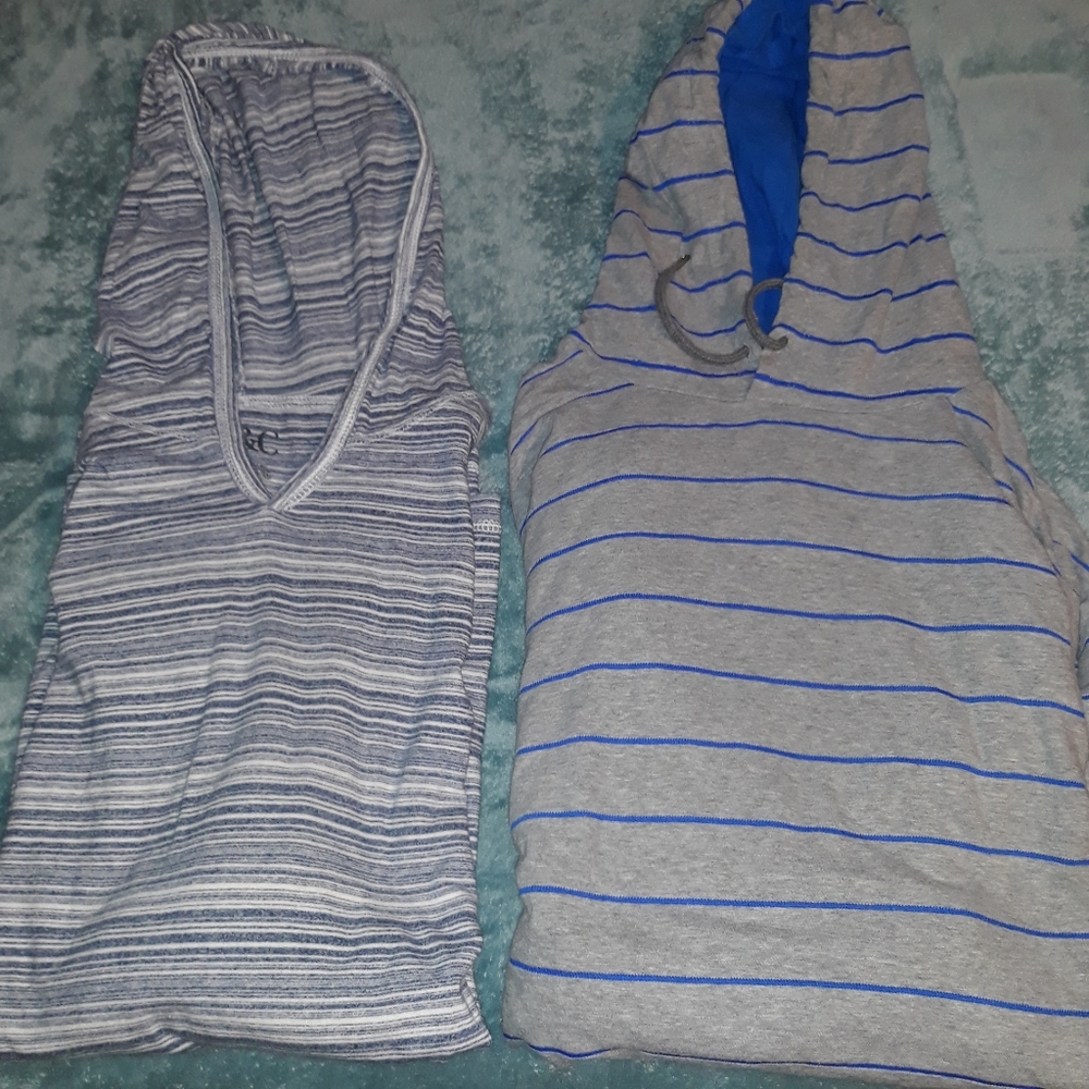 2 mens hooded long sleeve tops